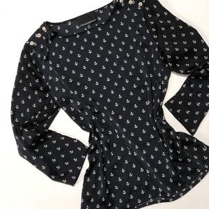 Very‎ soft light weight top navy with Anchors. F19